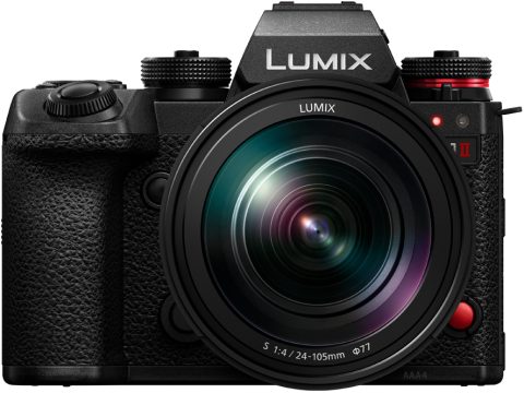 PANASONIC Lumix S1 II + 24-105mm f/4 Macro