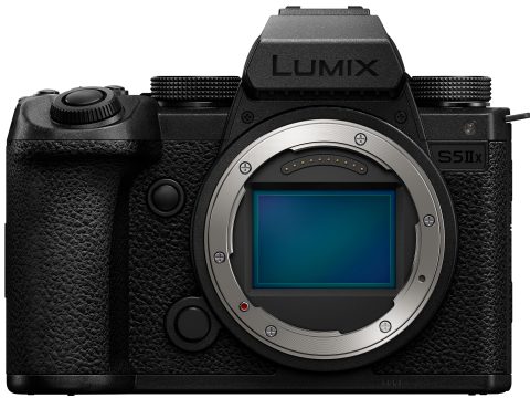 PANASONIC Lumix DC-S5 Mark II X Solo cuerpo (Reacondicionado)