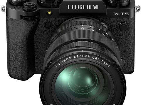 FUJIFILM X-T5 + XF 16-80mm Negro