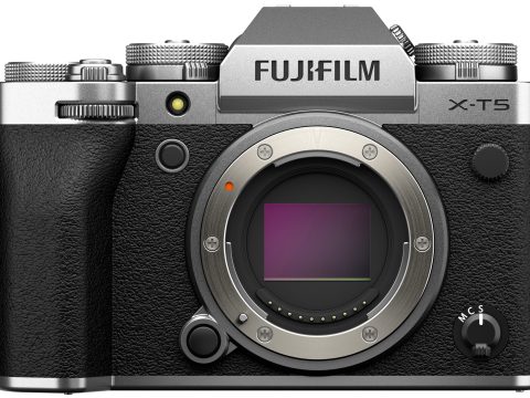 FUJIFILM X-T5 Solo cuerpo Silver