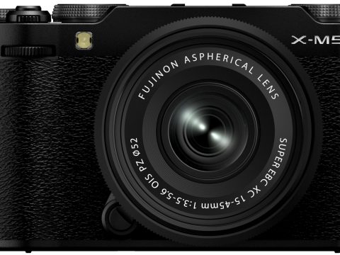 FUJIFILM X-M5 + XC 15-45 mm Negra
