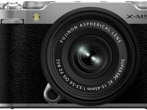 FUJIFILM X-M5 + XC 15-45 mm Silver
