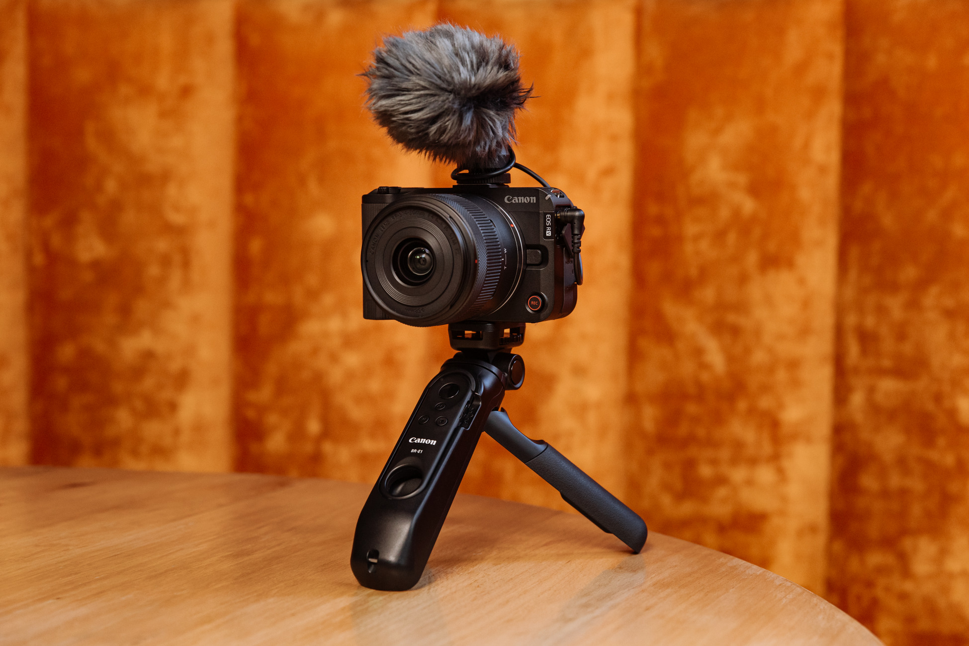 CANON Eos R50 V+14-30mm f/4-6.3 Kit Content Creator - Imagen 10