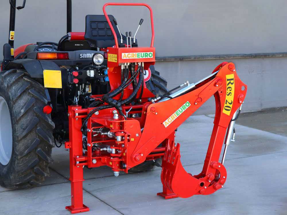 Agrieuro Top Line RES20 – Retroexcavadora para tractor con desplazamiento lateral - Imagen 4