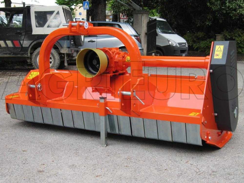 Trituradora de ramas para tractor PF 140 – Serie pesada – Enganche fijo - Imagen 3