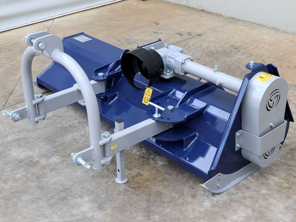 BullMach ERMES 145 S – Trituradora para tractor – Serie ligera – Con desplazamiento manual - Imagen 3