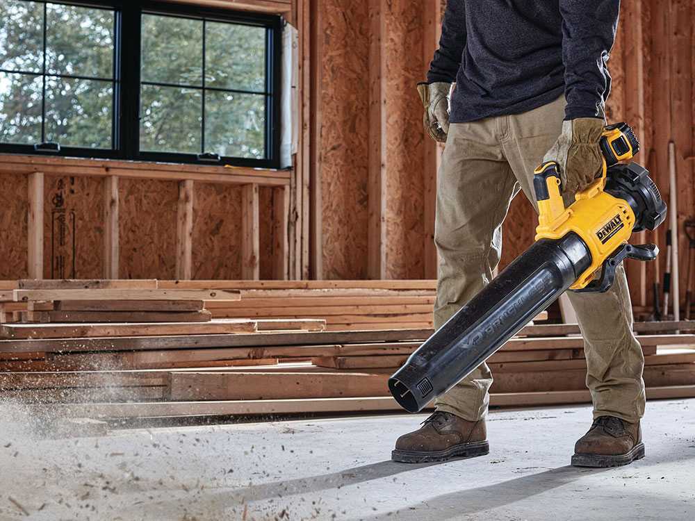 DeWalt DCMBL562P1-QW – Soplador de hojas a batería – 18V 5Ah - Imagen 3