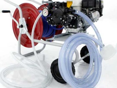 Grupo motobomba de pulverización Comet APS 41 con motor de gasolina Honda GP 160 y carro