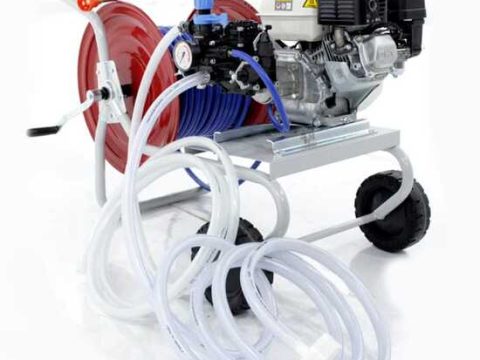 Grupo motobomba de pulverización Comet MC 25 motor de gasolina Honda GP 160 y carro