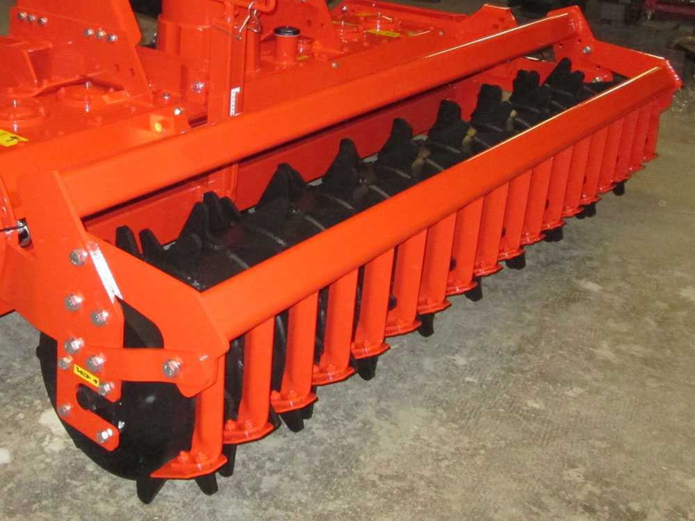 Grada rotativa RM250 – anchura de trabajo 250 cm – 22 cuchillas Serie pesada – Rodillo PACKER - Imagen 4