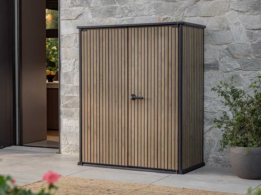 Keter Signature Venetian – Armario para herramientas de jardín – 140 x 73 x 170 cm - Imagen 2