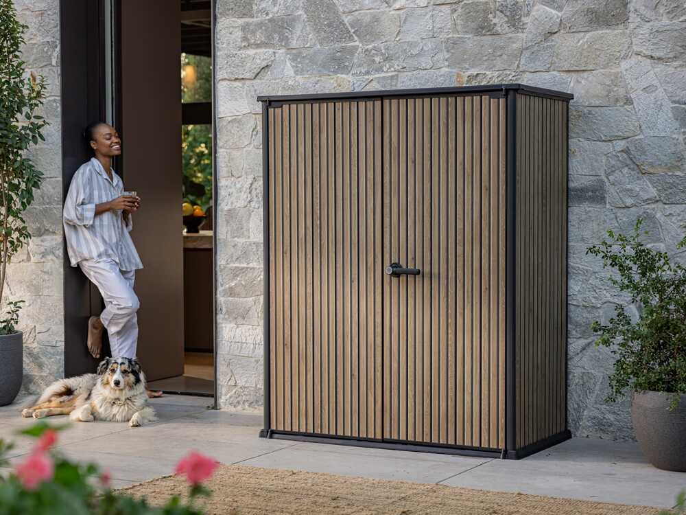 Keter Signature Venetian – Armario para herramientas de jardín – 140 x 73 x 170 cm - Imagen 3