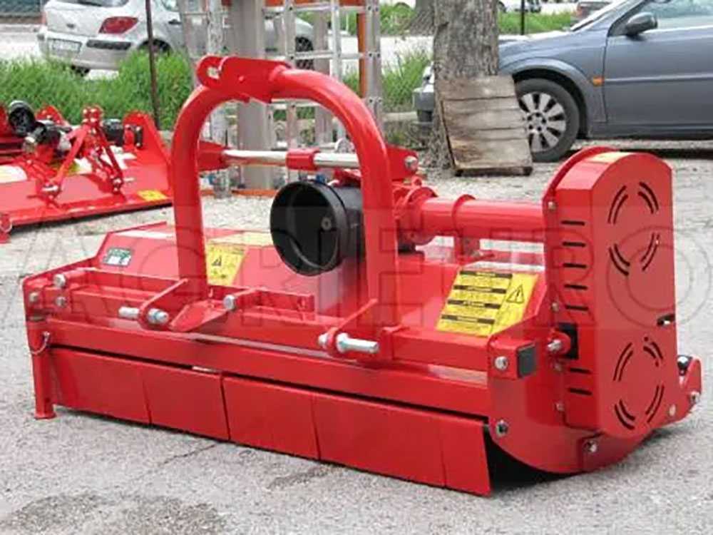 Premium Line CE 138 – Trituradora de hierba para tractor – Serie media/ligera – Desplazamiento manual - Imagen 3