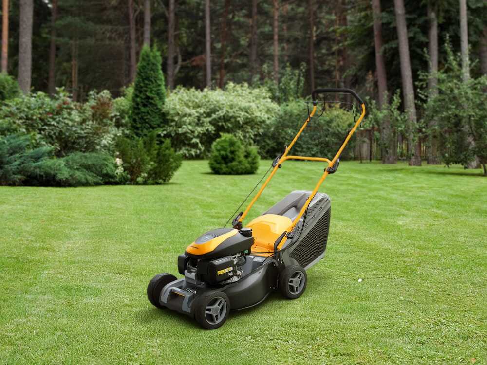 Stiga Collector 48 S H – Cortacésped de gasolina de tracción – Motor Honda GCVx 145 – Anchura de corte 46 cm - Imagen 2