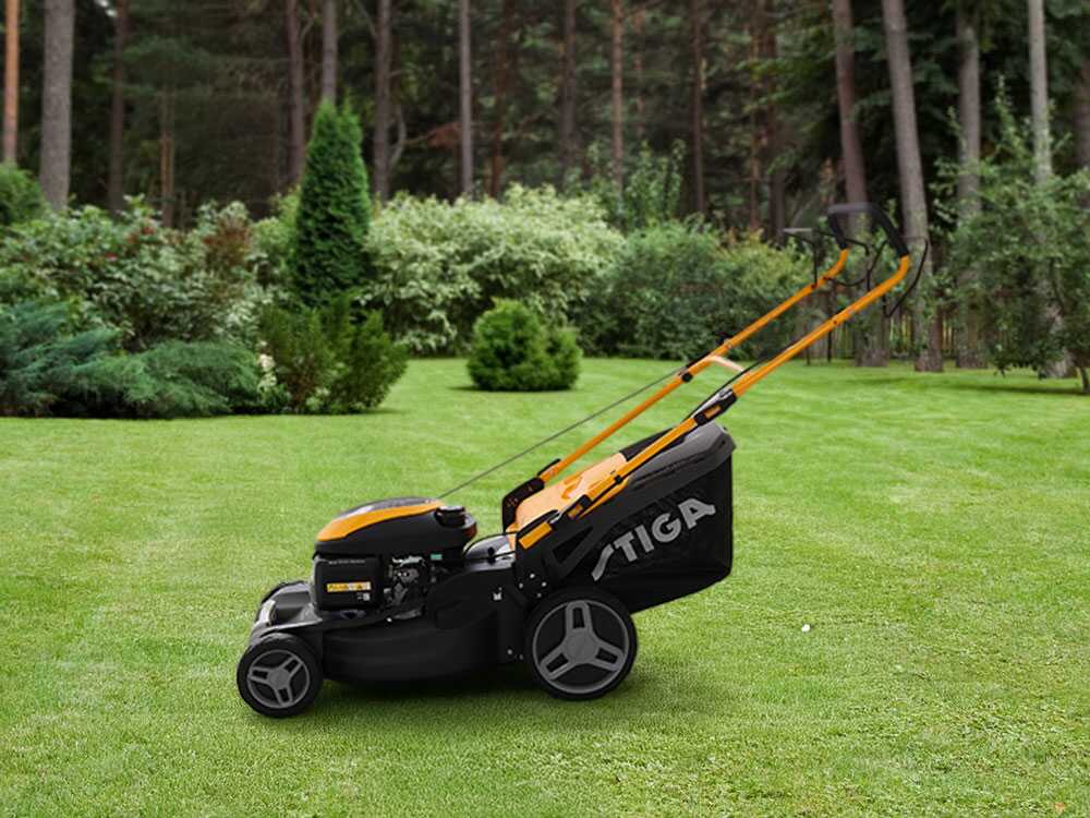 Stiga Combi 55 SQ H – Cortacésped de gasolina autopropulsado – Motor Honda GCVx200 – Anchura de corte 53 cm - Imagen 2