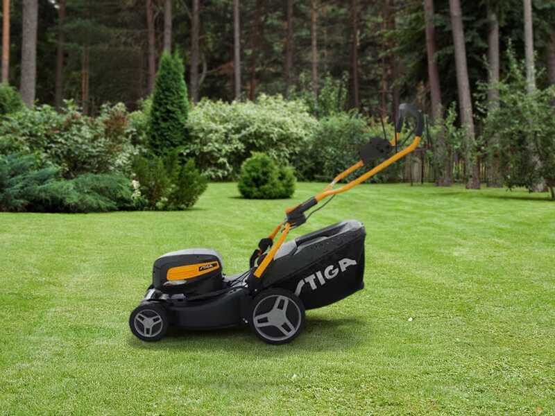 Stiga Combi 748e V – Cortacésped a batería – 2x 48V/5Ah – Anchura de corte 46 cm