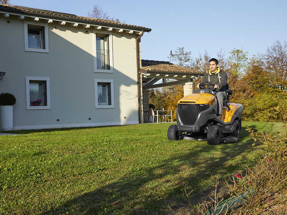 Stiga Estate 7122 W – Tractor cortacésped de gasolina – Motor ST 650 - Imagen 2