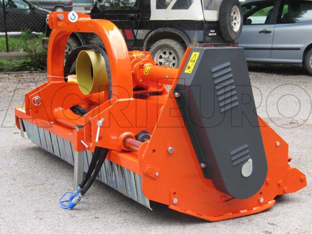 Top Line PS 160 – Trituradora para tractor – Serie pesada – Desplazamiento hidráulico - Imagen 2