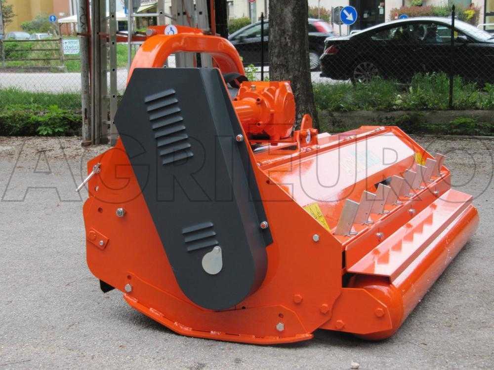 Top Line PS 200 – Trituradora para tractor – Serie pesada – Desplazamiento hidráulico - Imagen 4