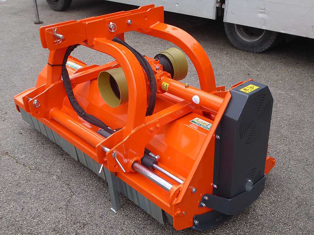 Top Line R-PS 180 – Trituradora para tractor – Serie pesada – Reversible – Desplazamiento hidráulico - Imagen 5