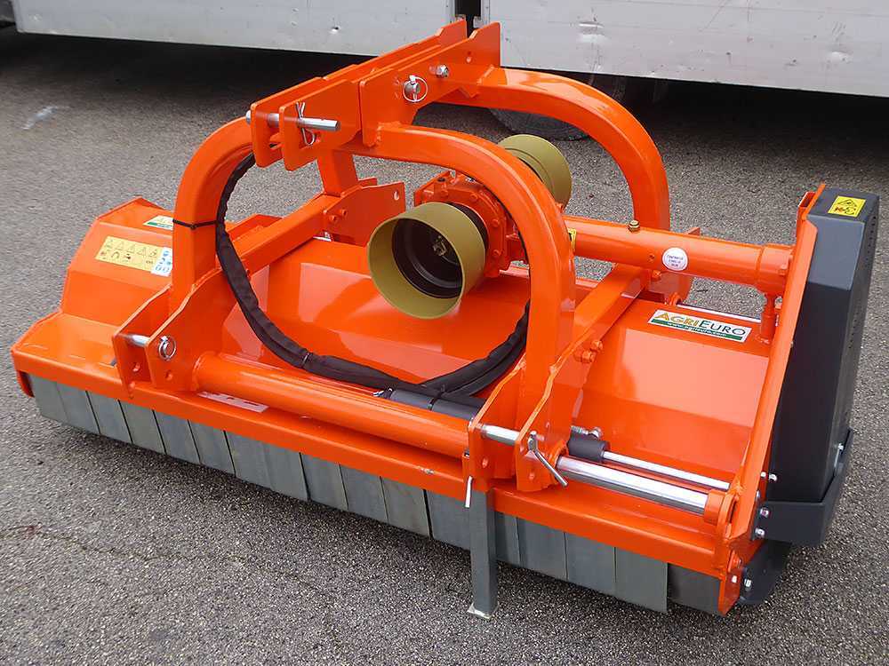 Top Line R-PS 200 – Trituradora para tractor – Serie pesada – Reversible – Desplazamiento hidráulico - Imagen 4