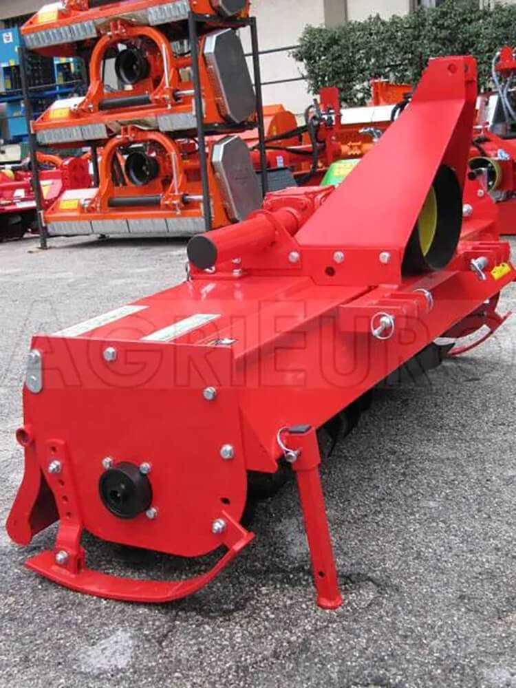 Top Line UR 168 – Fresa para tractor serie media – Desplazamiento mecánico - Imagen 2
