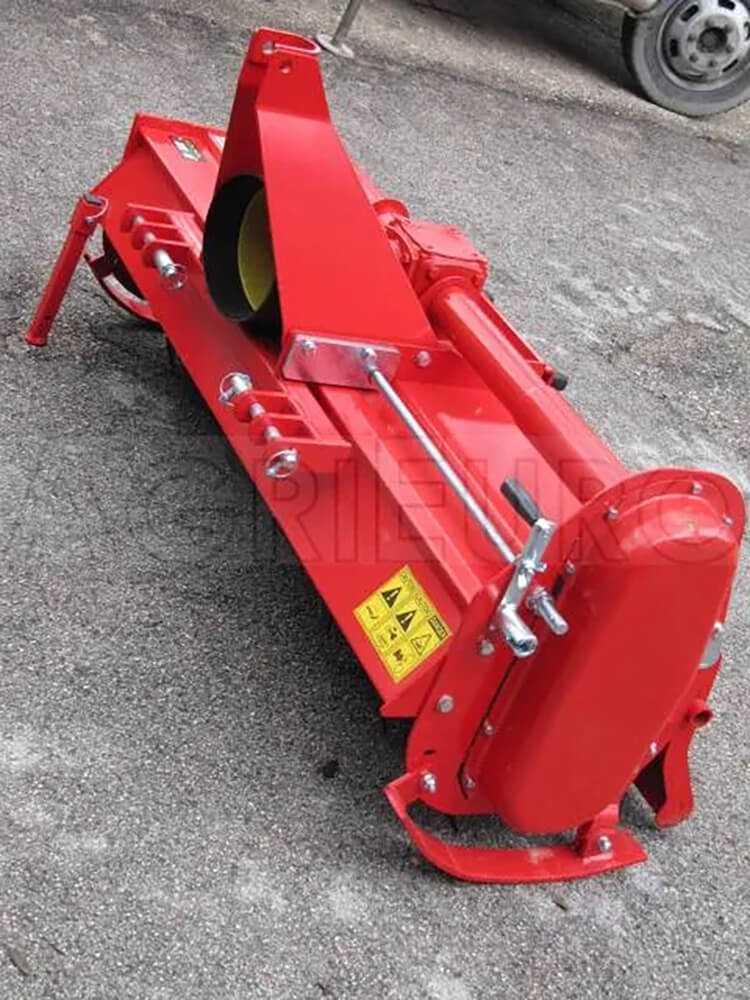 Top Line UR 168 – Fresa para tractor serie media – Desplazamiento mecánico - Imagen 5